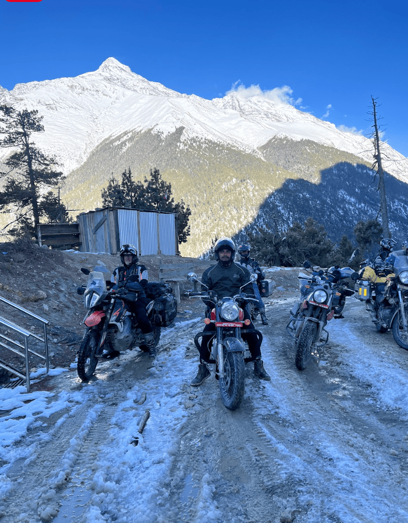 Riders on the way to Manang